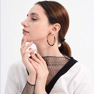 ✨ Tortoise Shell Hoops Earring✨